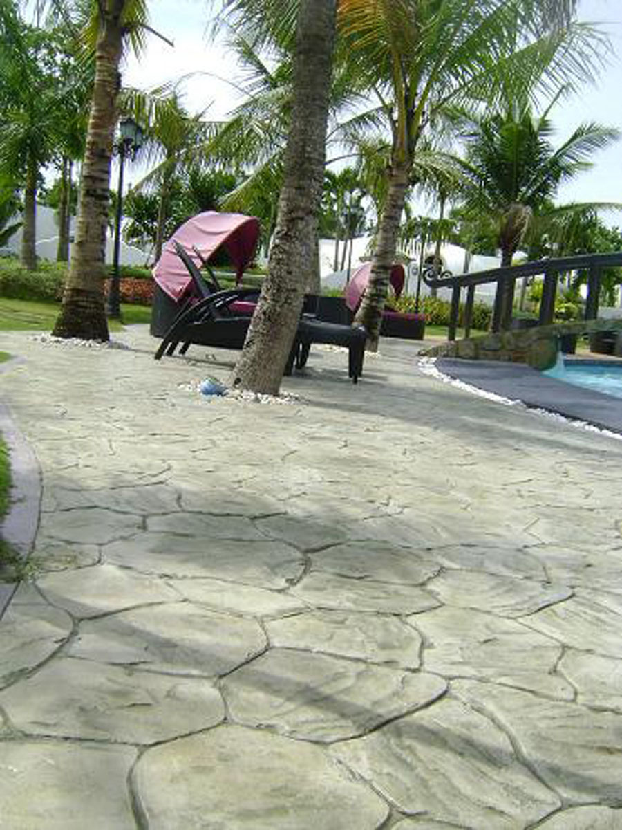 SPLIT RUBBLESTONE