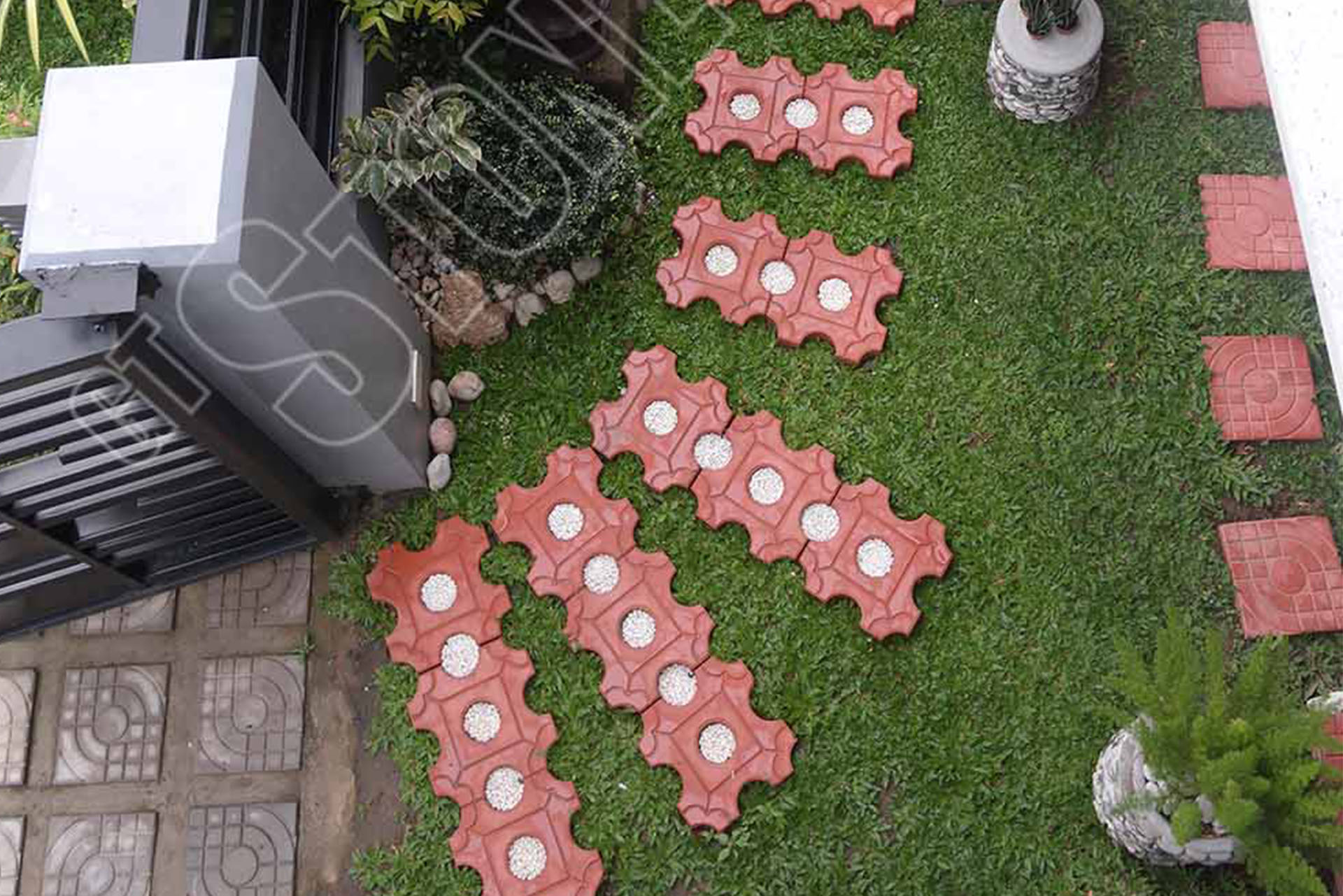 DECORATIVE PAVER - NINE HOLE (2)